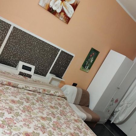 Hotel Della Piazzetta Варацце Экстерьер фото