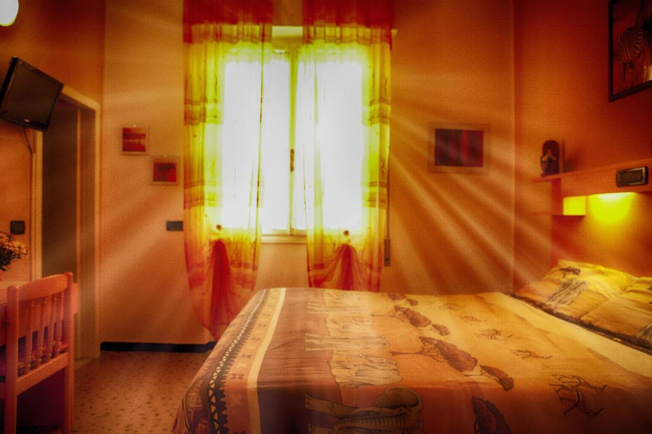 Hotel Della Piazzetta Варацце Экстерьер фото